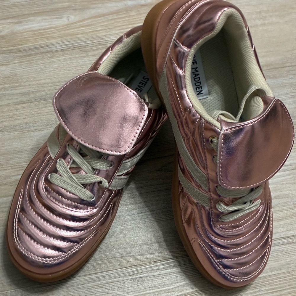 Metallic Pink sneakers